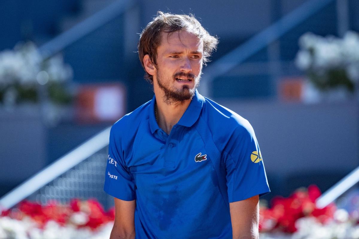 Medvedev rutinski do polufinala