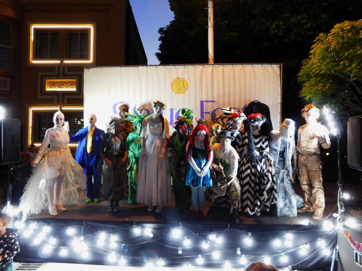 LOZNICA - Statue.JPG