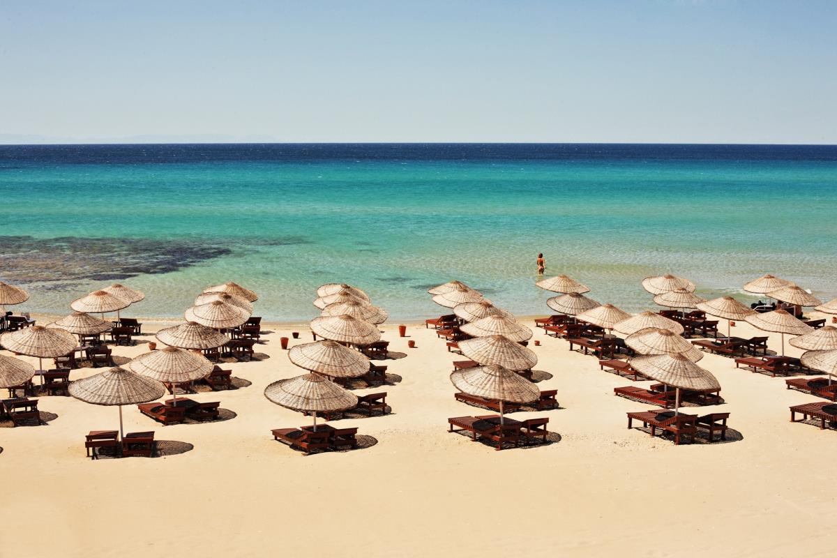 İzmir Alaçatı Beach.jpg
