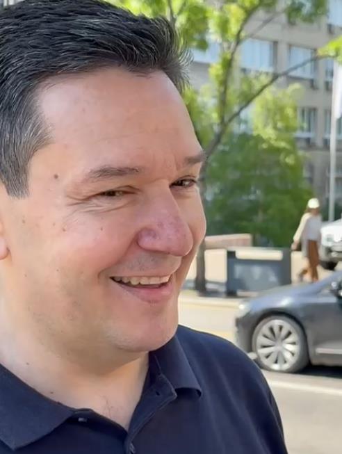 2025-04-30 12_44_04-WhatsApp.png