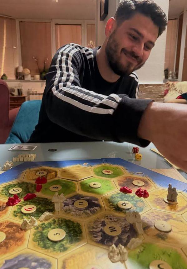 2025-05-01 14_19_33-Instagram.jpg