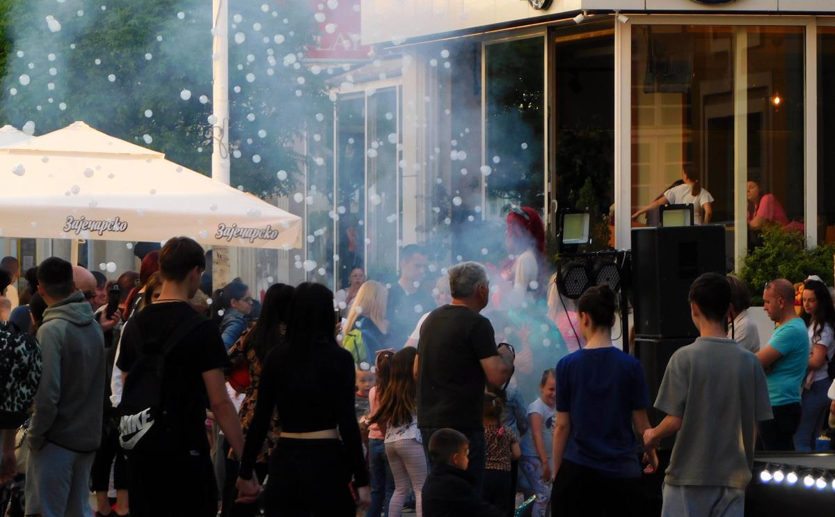 LOZNICA -Statua fest.JPG