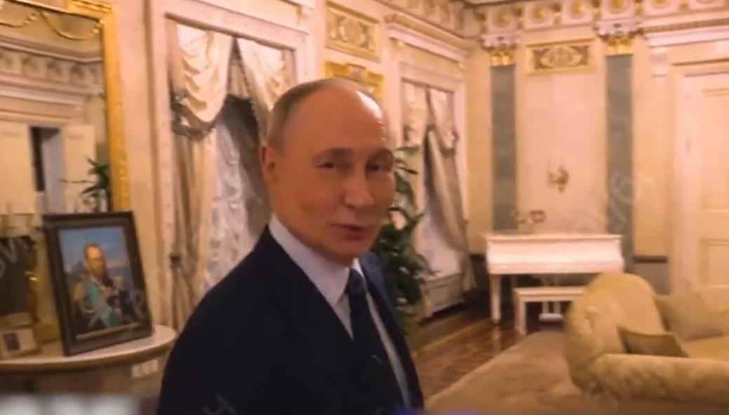 2025-05-02 10_31_16-Welcome to Putin's crib! Russian president gives tour of his gilded Kremlin apar.png