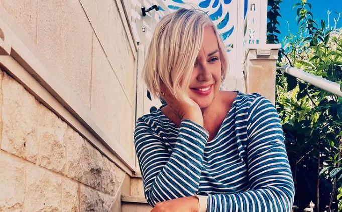 Danijela Dvornik u zagrljaju mišićavog frajera