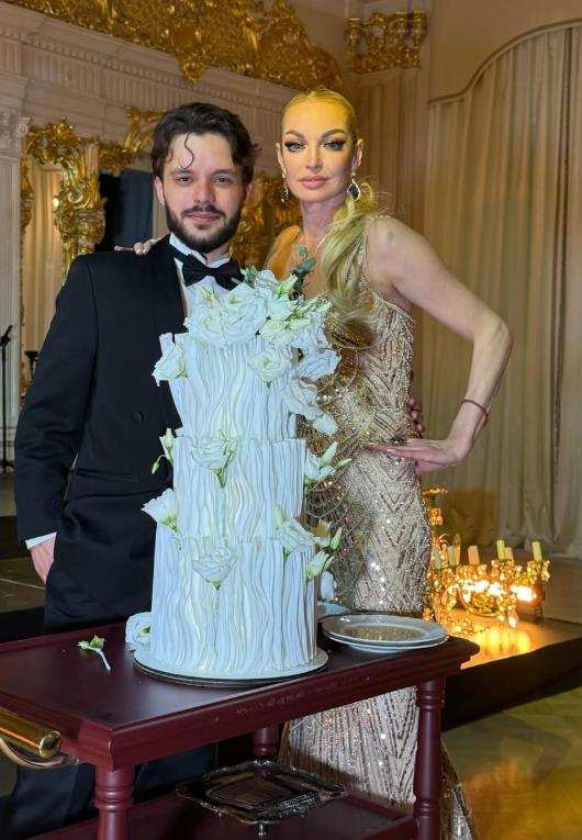 anastasija voločkova.png