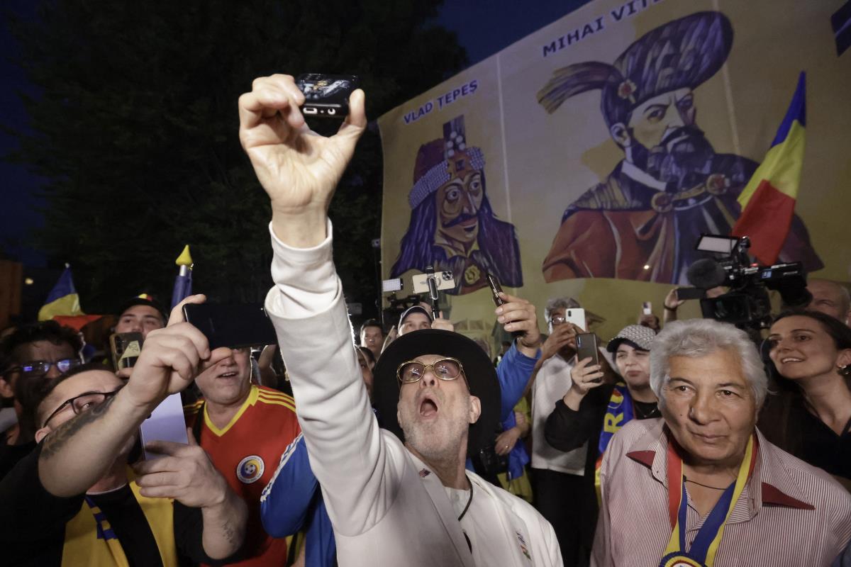 x05 EPA Robert Ghement.jpg