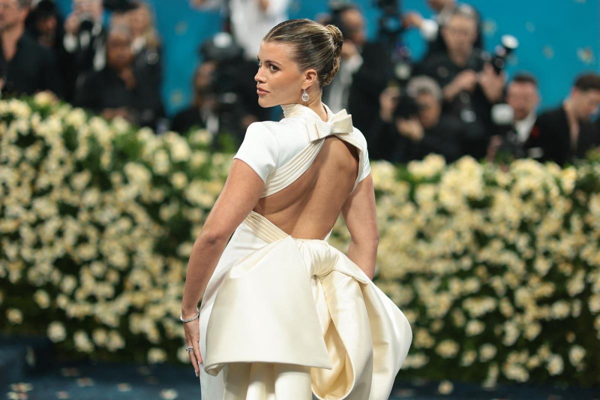 Sofija Riči Grejndž je na Met Gali došla u belom, te su je prozivali profimedia-0995497194.jpg