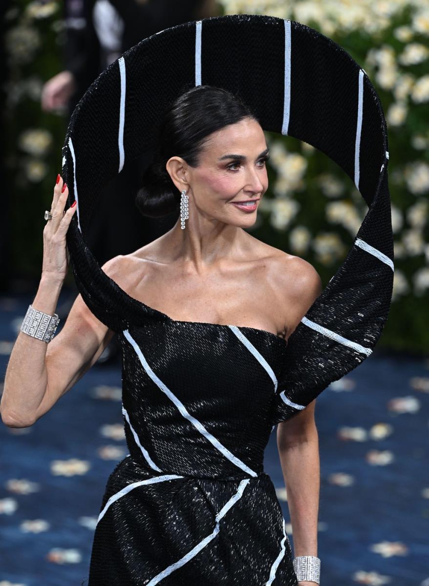 Demi Mur je razočarala svojim izdanjem na Met Gali 2025 profimedia-0995542714.jpg
