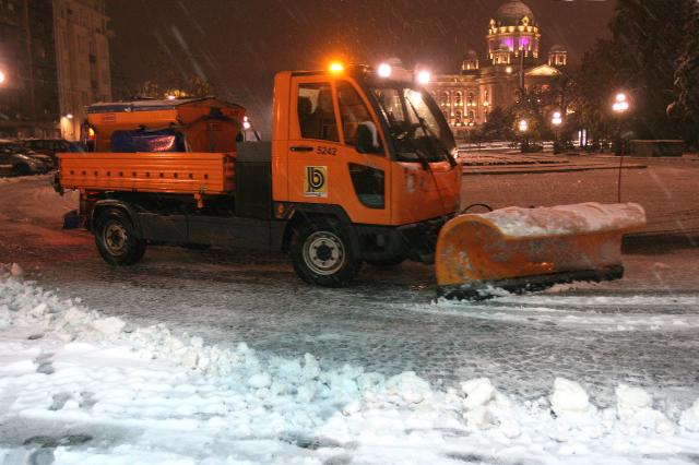 ulice-ciscenje-sneg-sinisa-mali-zimska-sluzba.jpg