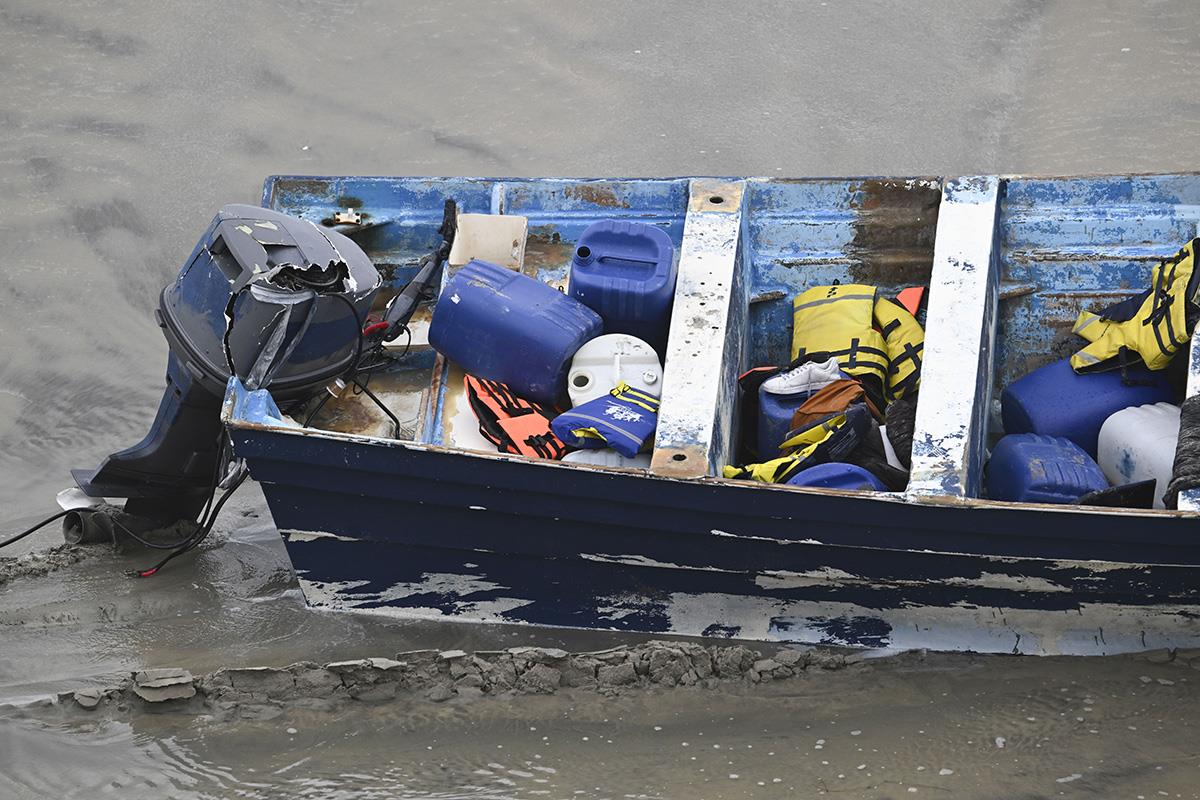 x01 AP Denis Poroy.jpg