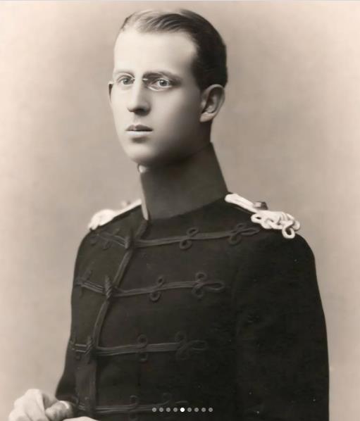 Princ Andrej od Grčke i Danske 4.png