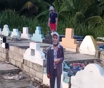 Groblje sa figurom pokojnika 4.jpg