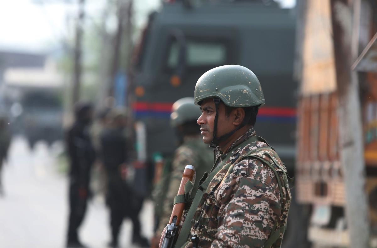 Srinagar13 EPA Farooq Khan.jpg