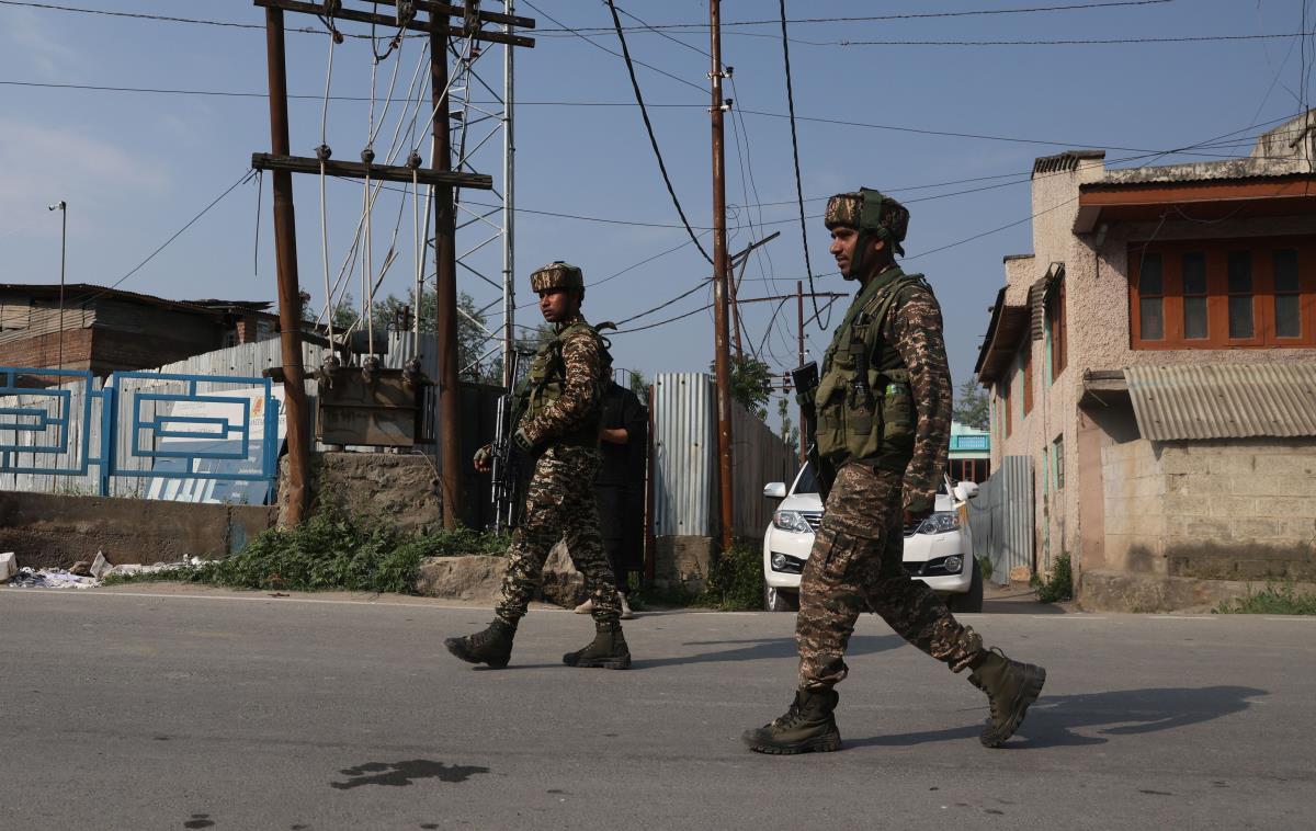 Srinagar12 EPA Farooq Khan.jpg