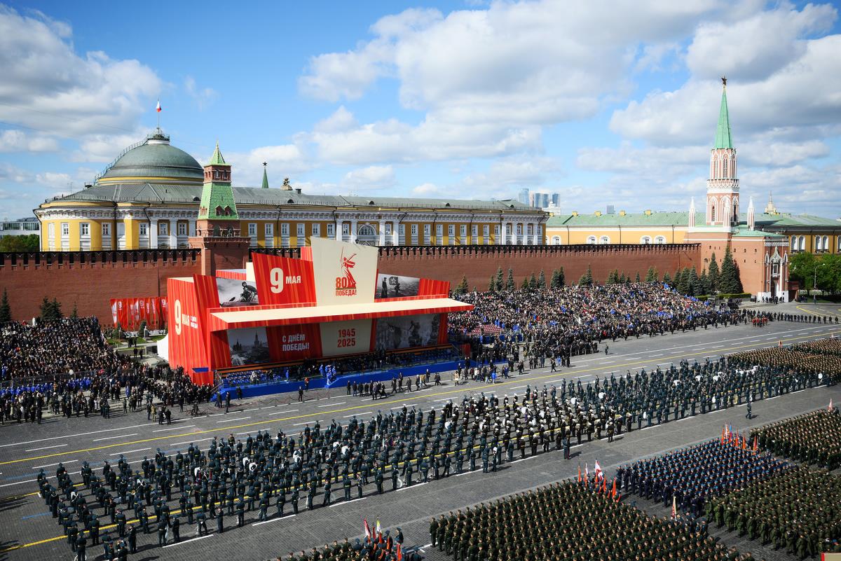 Moskva EPA Alexey Mayshev  Host Photo Age.jpg