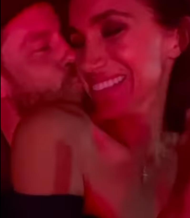 Megan Markl, princ Hari razmenjivali nežnosti na koncertu Bijonse