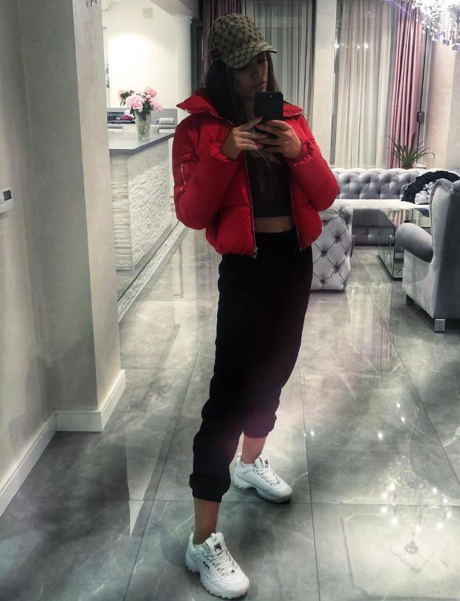 Bojana Šijan u porodičnoj kući u Titelu