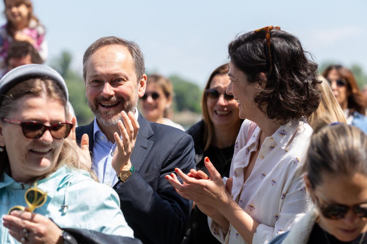 Ambasador Žiofre i zamenica ambasdora Plamena Halačeva.jpg