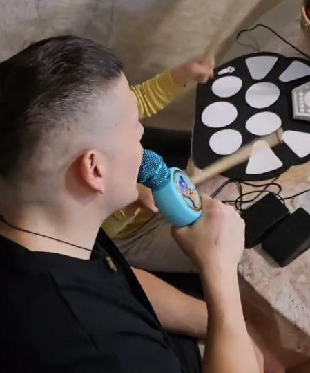 Sloba Radanović zapevao sa sinom