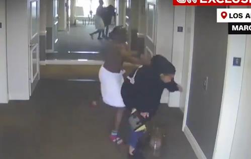 Paf Dedi mučki prebija Kesi Venturu u hotelu