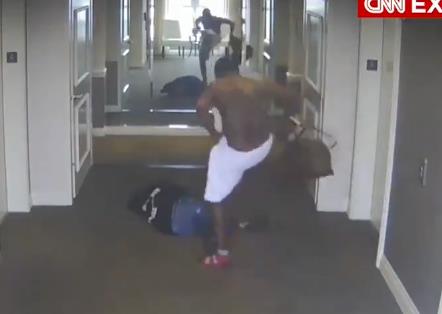 Paf Dedi mučki prebija Kesi Venturu u hotelu