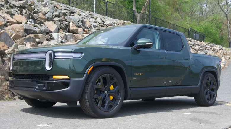 Rivian R1T (2).jpg