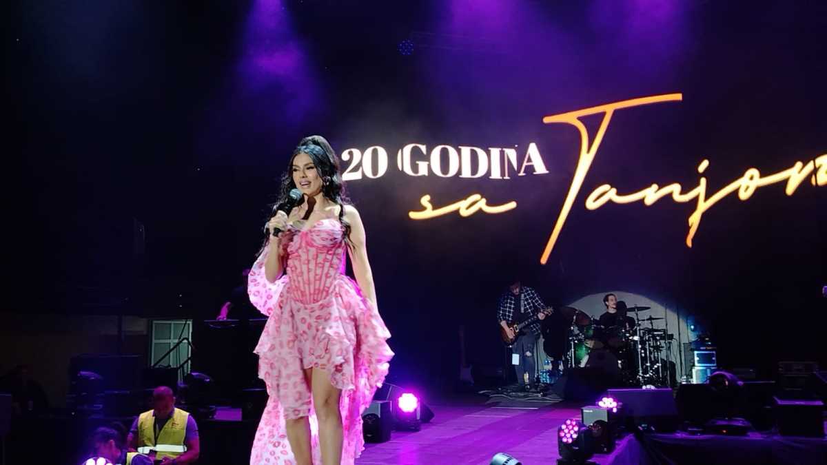 Tanja Savić napravila spektakl