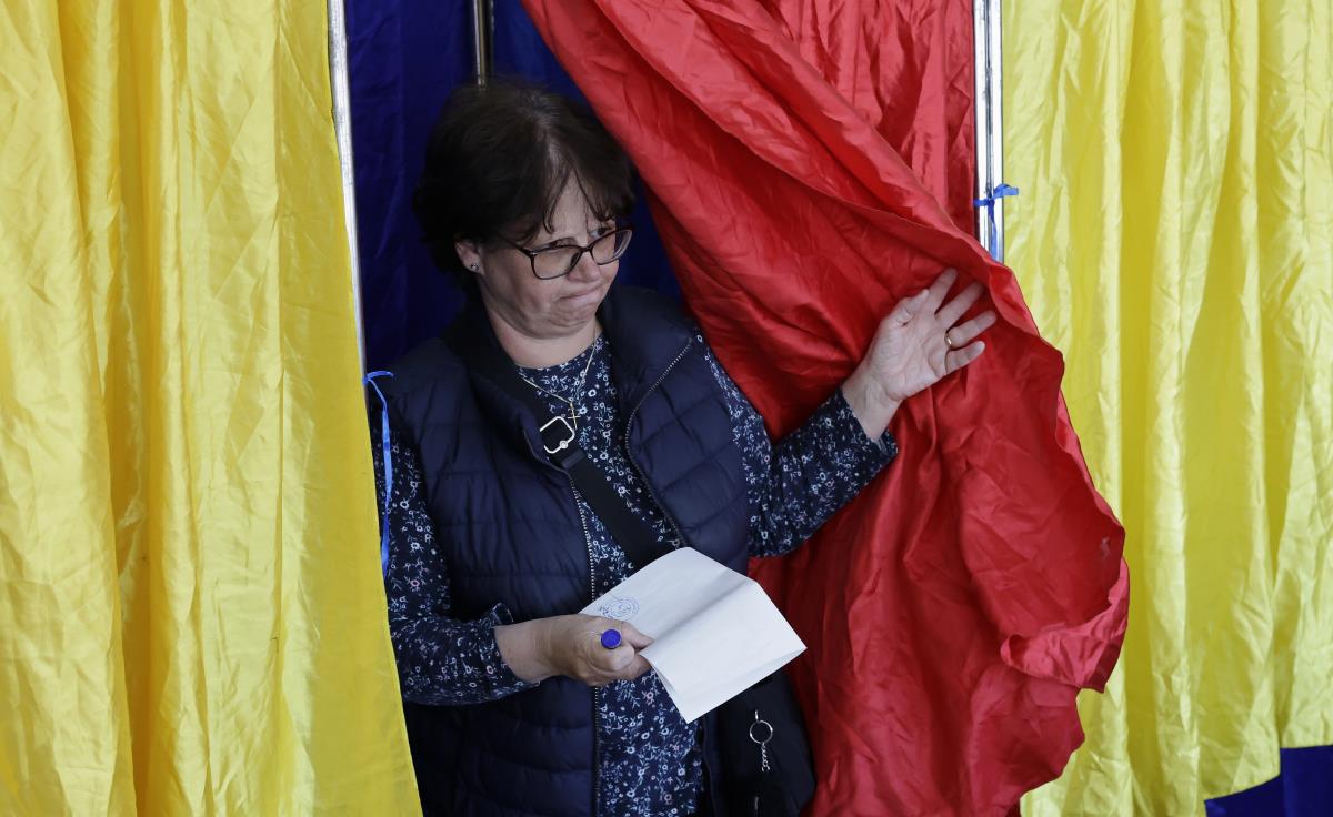 102 EPA Robert Ghement.jpg