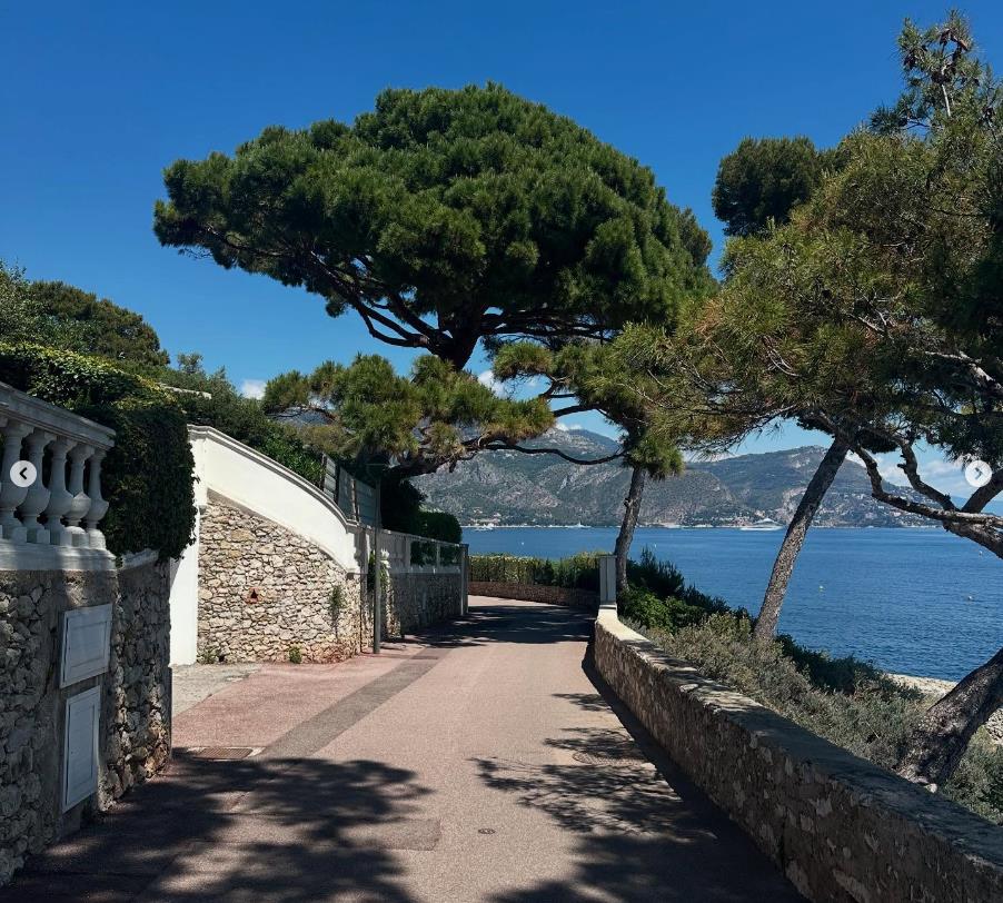 Anica Lazić i Lazar Ristovski 7.png