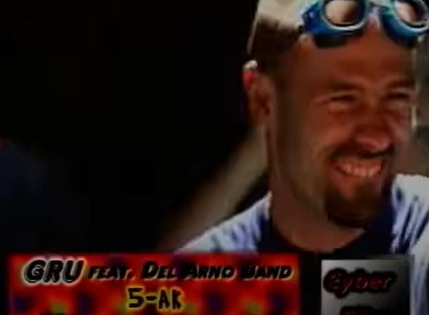 Da li je Staša Dimitrijević najbolja riba ikada iz domaćih spotova