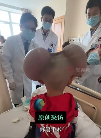 dečak Miki Maus 4.jpg