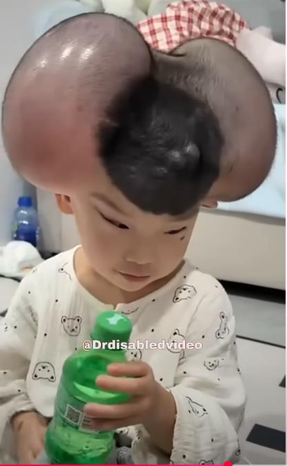 dečak Miki Maus 1.jpg