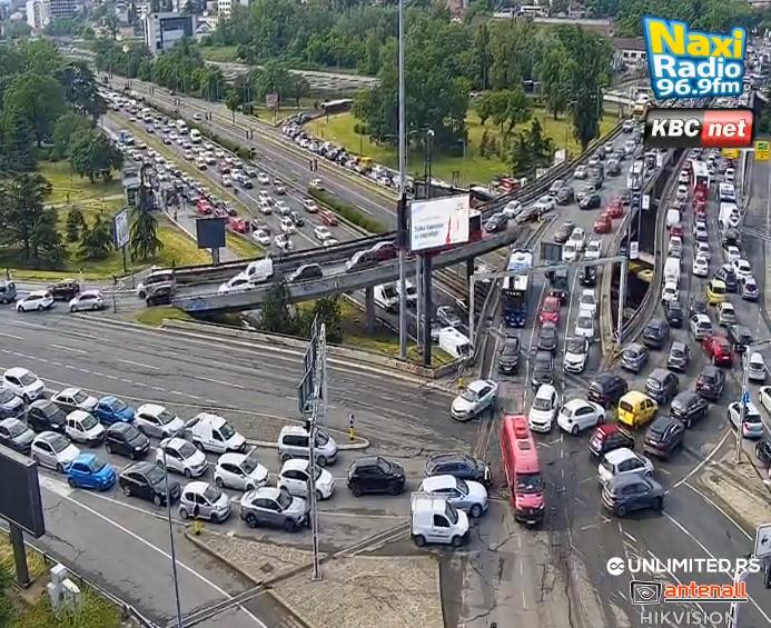 2025-05-22 08_04_28-Naxi radio _ Opusti se i uživaj — Mozilla Firefox.png