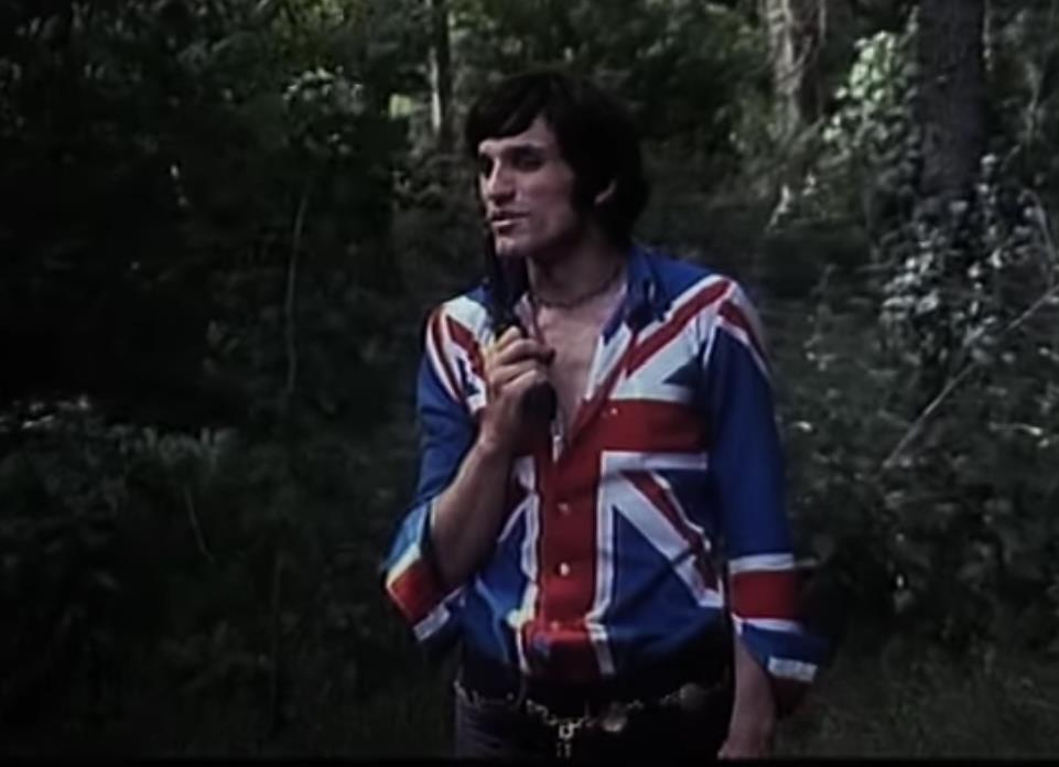 Dragan Nikolić u filmu Mlad i zdrav kao ruža