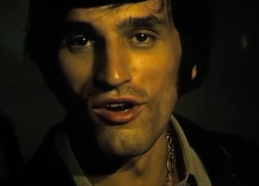 Dragan Nikolić u filmu Mlad i zdrav kao ruža