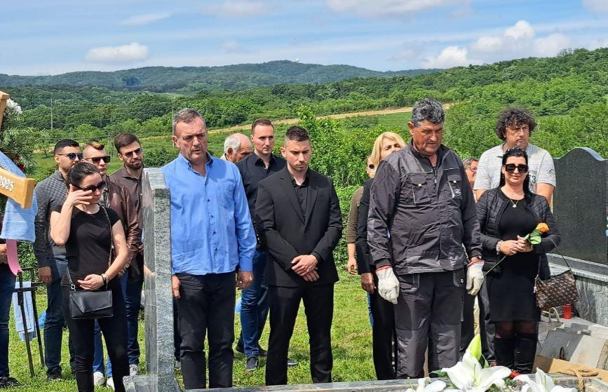 2025-05-22 16_40_22-WhatsApp.jpg