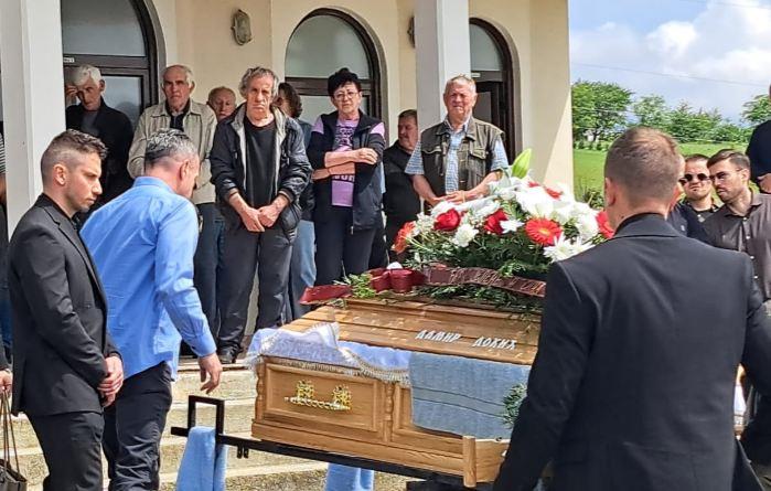 2025-05-22 16_43_56-WhatsApp.jpg