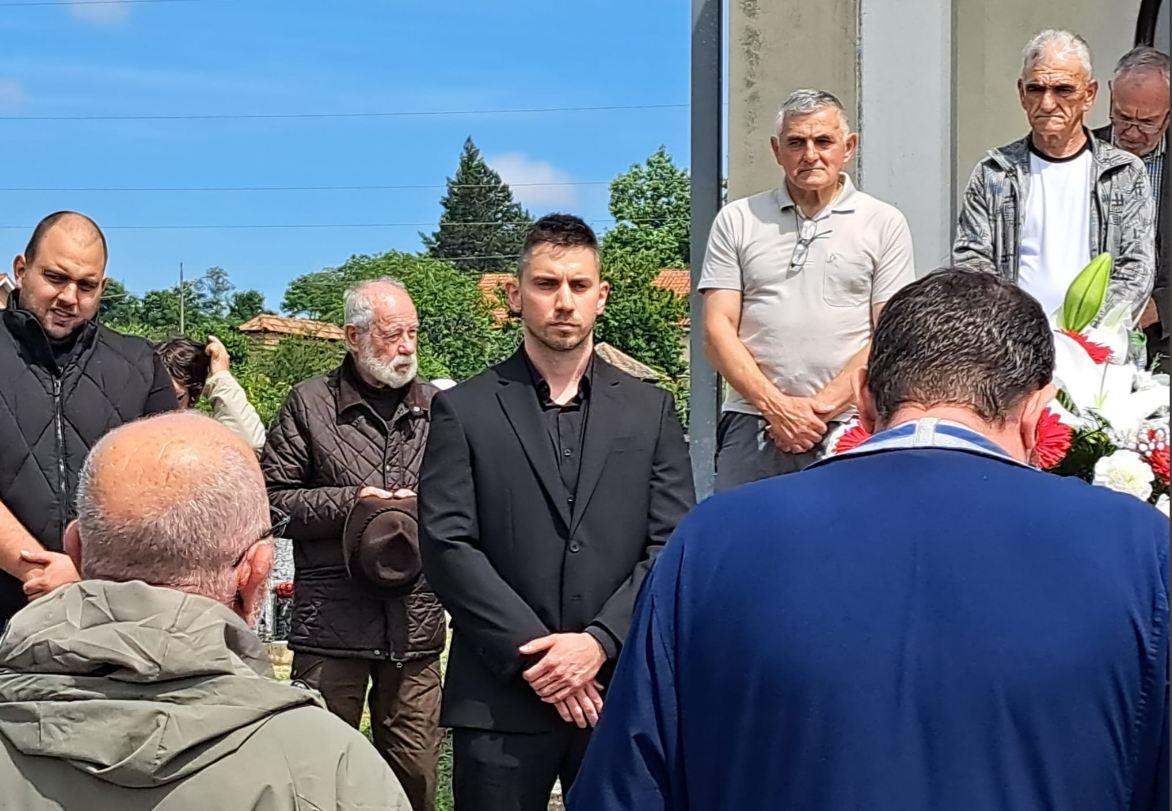 2025-05-22 16_44_45-WhatsApp.jpg