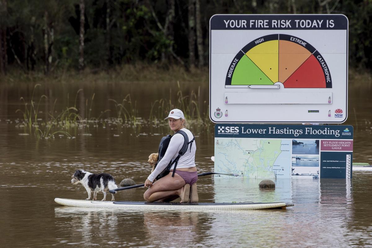 australia02 AP Lindsay Moller.jpg