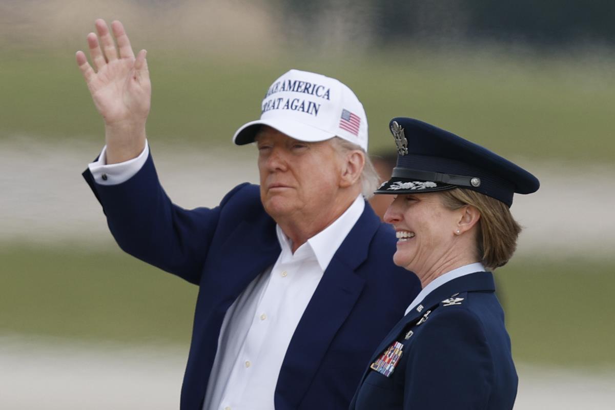 trumo AP Luis M Alvarez.jpg