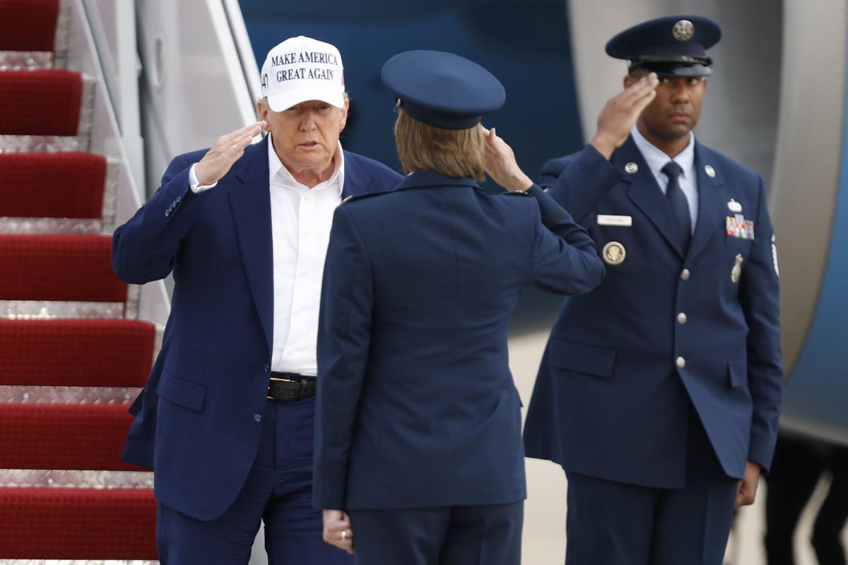 trumo04 AP Luis M Alvarez.jpg