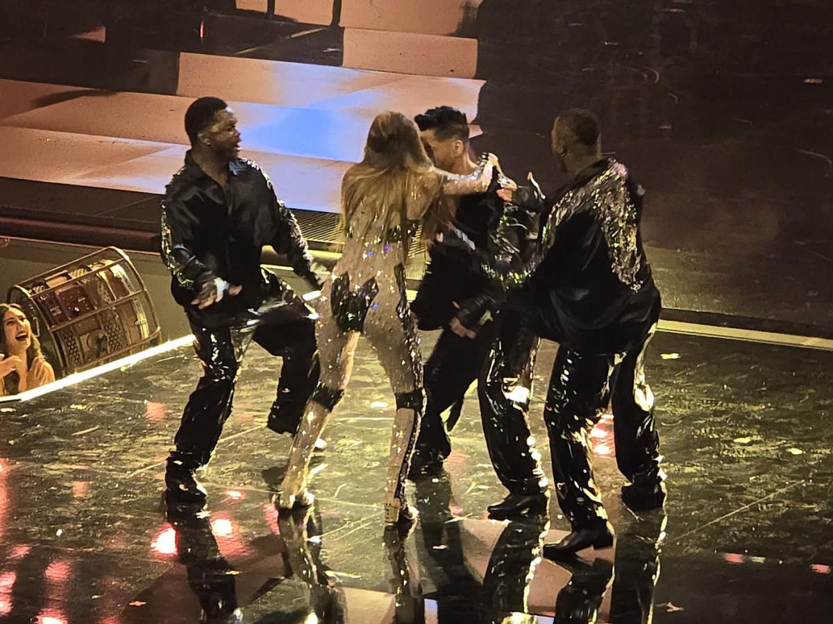 Dženifer Lopez - Poljupci s plesačima zgrozili gledaoce profimedia-1003674038.jpg