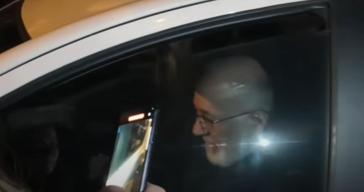 Dekan Ranković u kolima.jpg