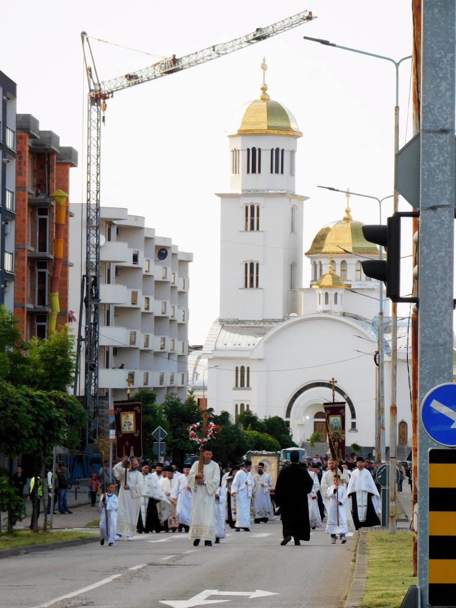 LOZNICA - Litija od novog hrama.JPG