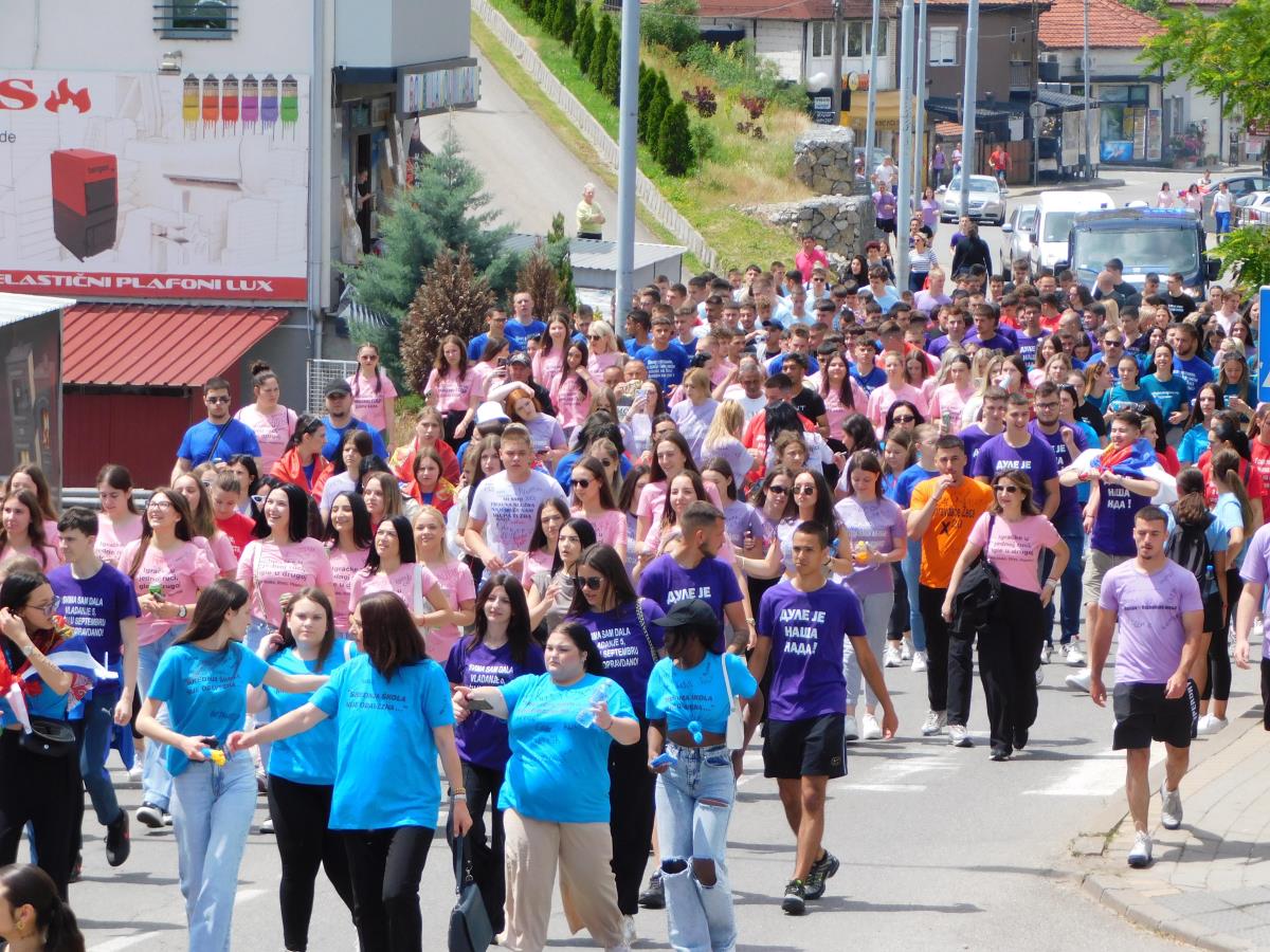 LOZNICA - Defile koji su sami organizovali.JPG