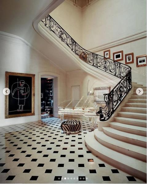 Vila Lenija Kravica 3.png