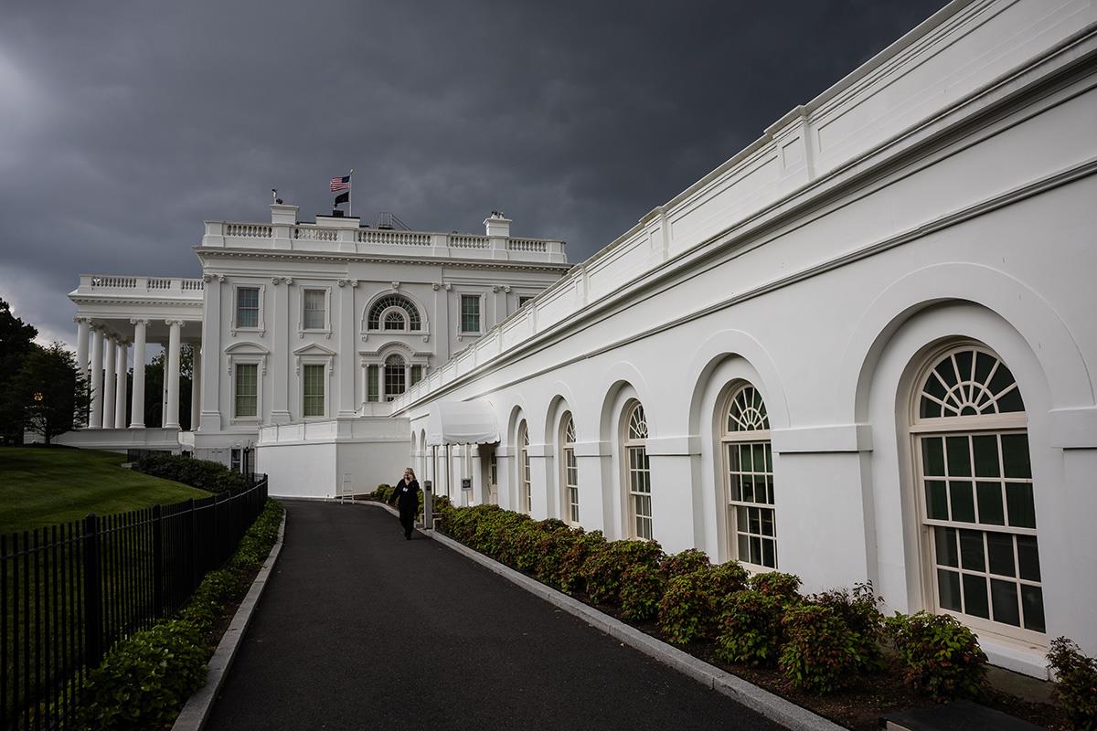 vsna03 EPA Francis Chung  Pool.jpg