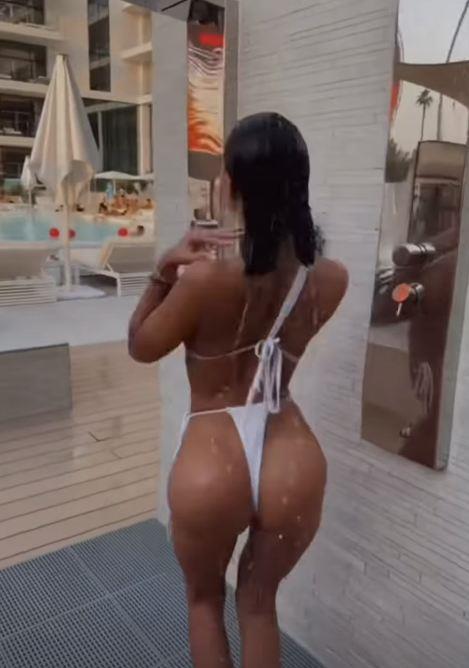  Oglasila se Maja Marinković iz Dubaija, mokra do gole kože ponosno pozirala