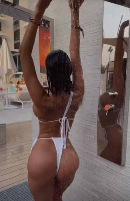  Oglasila se Maja Marinković iz Dubaija, mokra do gole kože ponosno pozirala