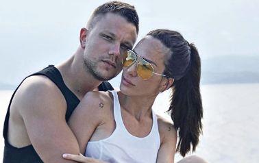 Napadi na naše pevače